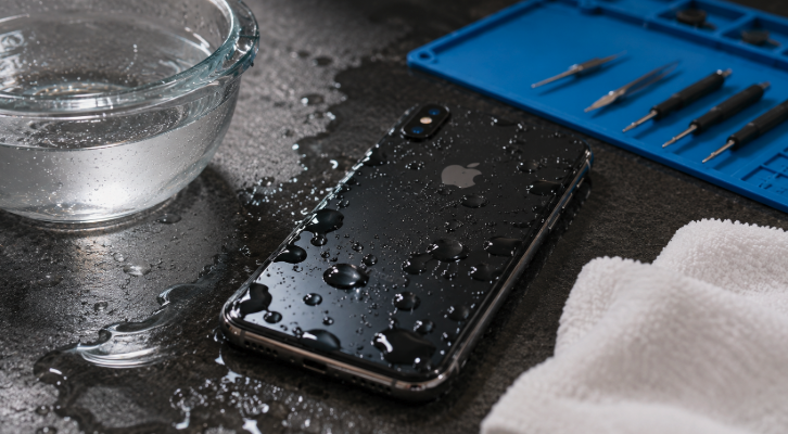 乾かせば直るは危険？高槻iPhone水没修理のリアル